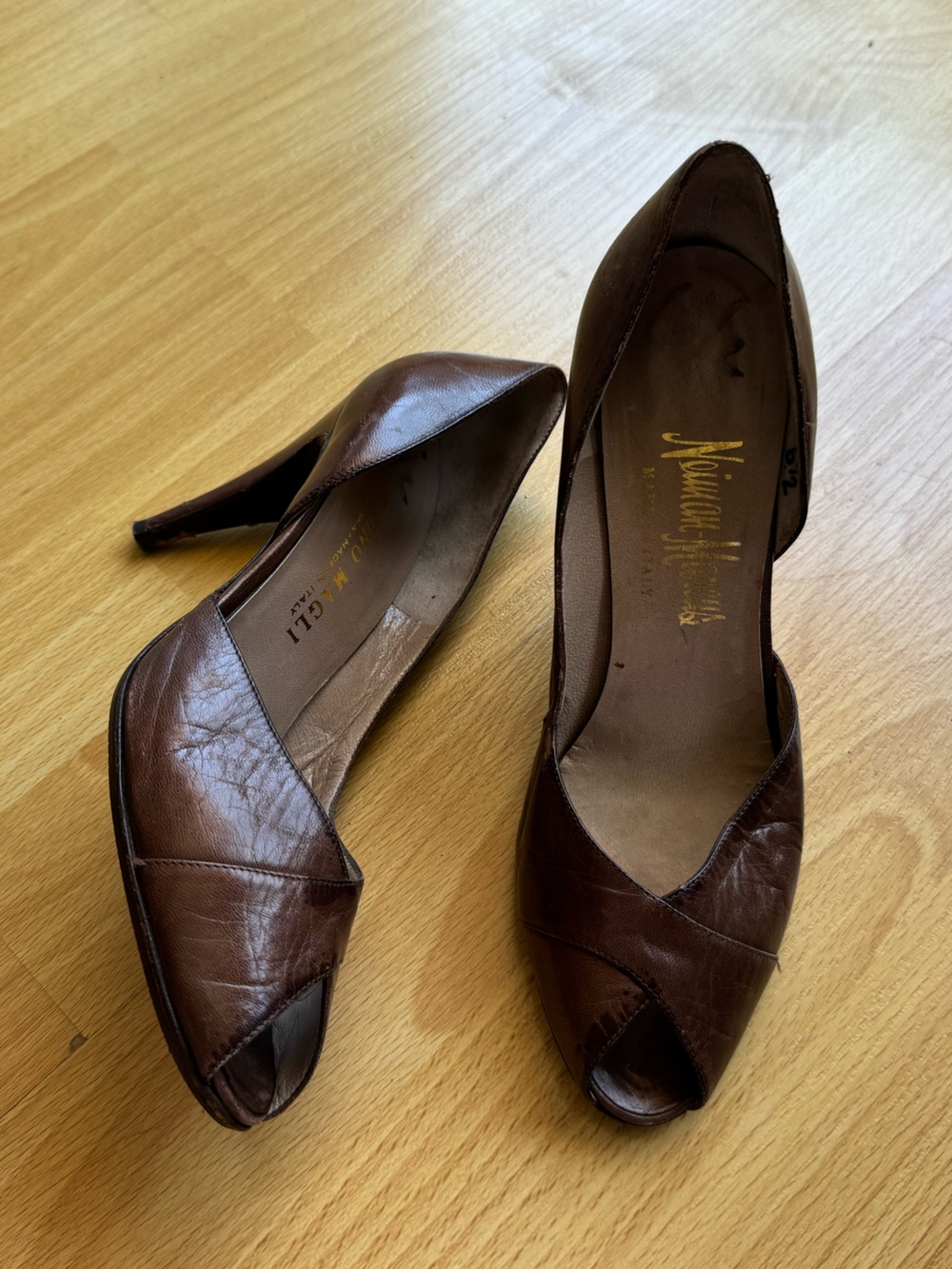 Vintage Bruno Magli brown leather peep toe heels